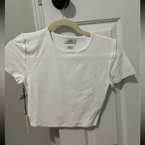 Aritzia cropped contour shirt